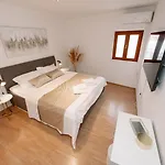 Spalato Apartman Апартаменты Сплит