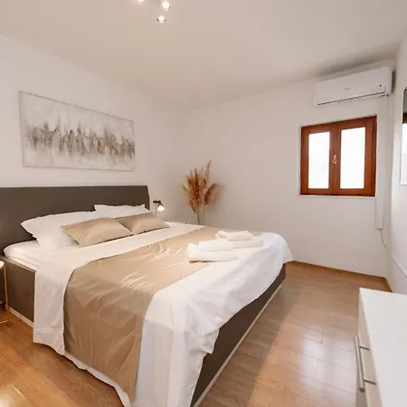 Spalato Apartman アパート